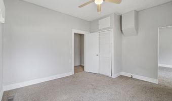 114 E College St, Aurora, MO 65605