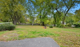 122 Southwick St, Agawam, MA 01030