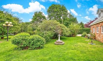 3 Waumsett Ave, Cumberland, RI 02864