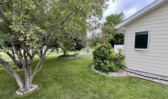 1726 Arthurs Ct, Aberdeen, SD 57401