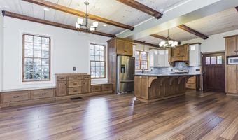 724 N Water St, Albany, IN 47320
