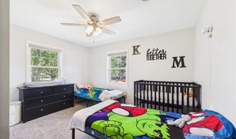 121 Woodland Dr, Hartford City, IN 47348