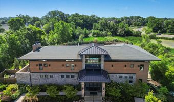 3064 N Spurway Dr, Ann Arbor, MI 48105