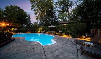 4116 Polo Park Dr, Willoughby, OH 44094