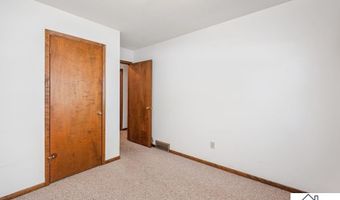 1614 Gateway Dr, Albert Lea, MN 56007