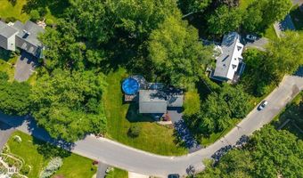 3 Fenway Dr, Albany, NY 12211