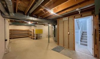 2702 Maitland Dr, Ann Arbor, MI 48105