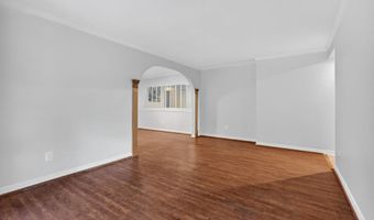 3330 WOODBURN VILLAGE Dr 33, Annandale, VA 22003