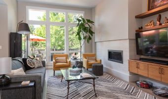 2100 NW Newport Hills Dr, Bend, OR 97703