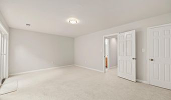 2213 S POLLARD St, Arlington, VA 22204