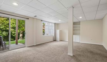 1410 Grandview Ct 1410, Algonquin, IL 60102