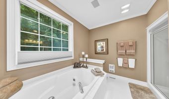 924 Woodcrest Way, Anderson, IN 46012