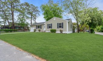 32 Bowline St, Beachwood, NJ 08722