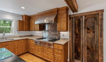 418 Woodpecker Trl, Highlands, NC 28741