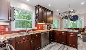 20 Birch View Ct, Cranston, RI 02921
