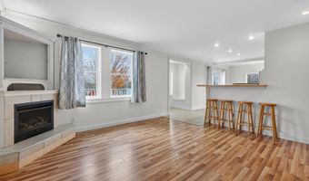 38 Mary Carroll St, Auburn, ME 04210