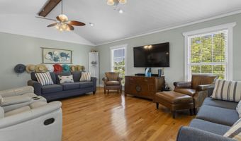 4229 21st Ave, Bay St. Louis, MS 39520