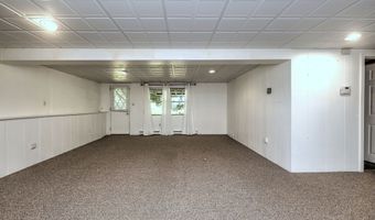 128 Cedar Ln, Beacon Falls, CT 06403