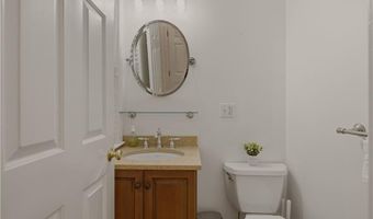 7 Clay St, Newport, RI 02840