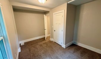 2711 E Market St, Des Moines, IA 50317