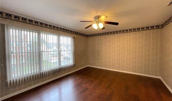 2322 Fox Meadow Dr, Allentown, PA 18104