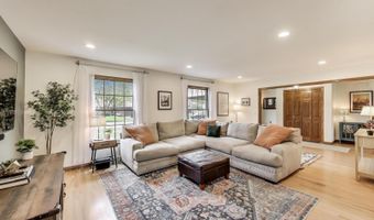 1608 N Douglas Ave, Arlington Heights, IL 60004