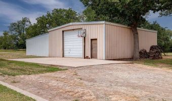 2017 E Chestnut Ave, Arkansas City, KS 67005