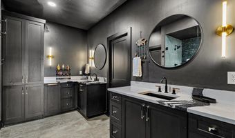 1011 NW Vaughn Rd, Bentonville, AR 72713