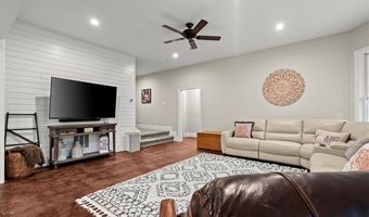 4856 Grandview Ct, Flowery Branch, GA 30542