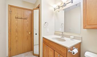 15 Eastridge Ct, Madison, WI 53716