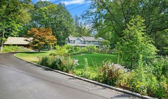 15 Queens Ln, Darien, CT 06820