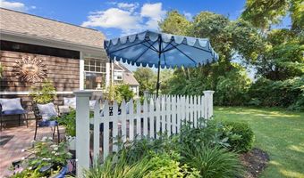 14 Fox Dr 14, Narragansett, RI 02882