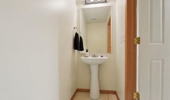 2100 Meadow Chase Ln 607, Des Moines, IA 50320