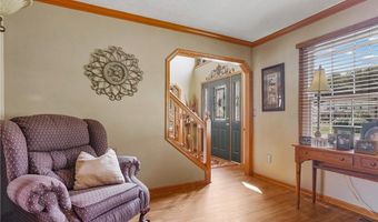 2202 Martin Crest Dr, Akron, OH 44312