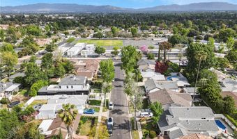 5730 Newcastle Ave, Encino, CA 91316
