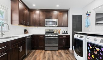 573 Sumner Ave, Belford, NJ 07718