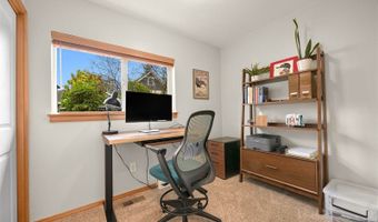 2412 W North St, Bellingham, WA 98225