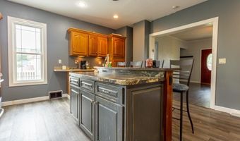 627 NE 6th, Dyersville, IA 52040