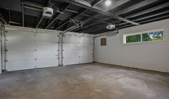 498 Juniper Ln, Cheshire, CT 06410