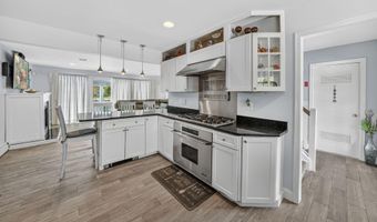 378 Bayview Ave, Bayville, NJ 08721
