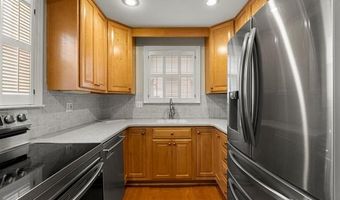 15264 Harrison Ave, Allen Park, MI 48101