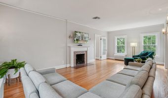 1805 ARMY NAVY Dr, Arlington, VA 22202