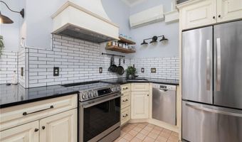 78 Coggeshall Ave 3, Newport, RI 02840