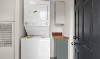 15 1st St, Bourne, MA 02532