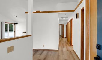 5689 D St, Springfield, OR 97478