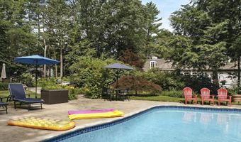 35 Shaw Dr, Bedford, NH 03110