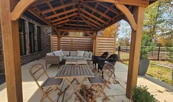 97 Perth Dr A, Bella Vista, AR 72715