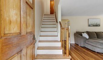 12 Hunt Rd, Bedford, MA 01730