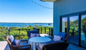 36 Newport St, Jamestown, RI 02835