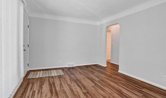 9709 Park Ave, Allen Park, MI 48101